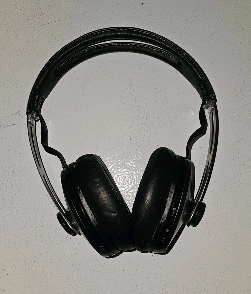 Sennheiser Momentum 2.0 H1 M2 AEBT Noise Canceling Bluetooth Wireless Headphones - Image 4 of 4