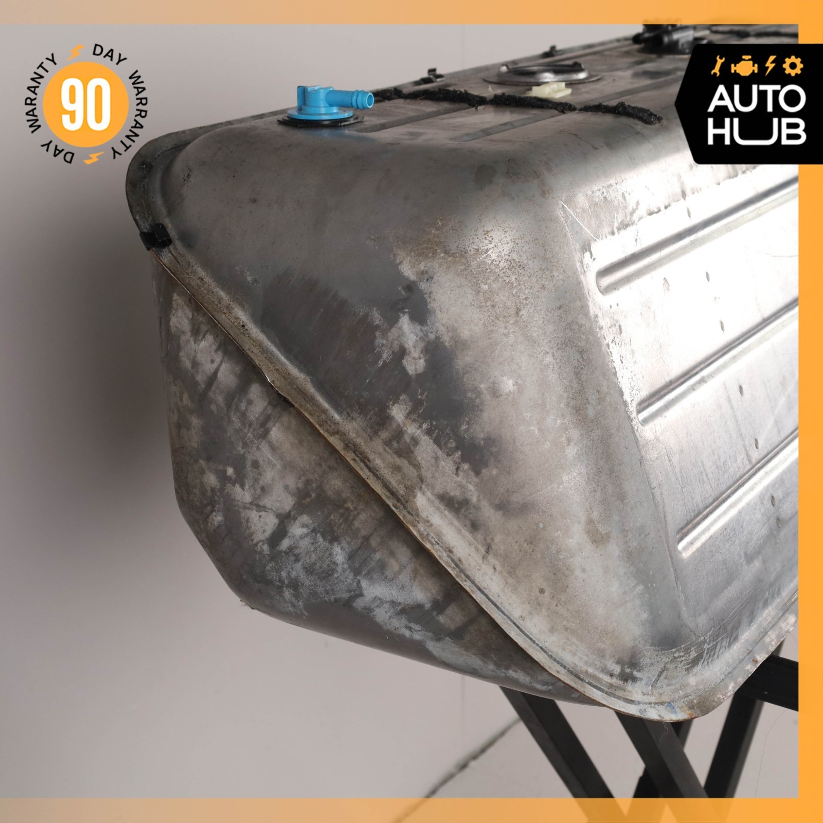 99-05 Rolls Royce Seraph / Bentley Arnage Gas Fuel Tank Reservoir Assembly OEM