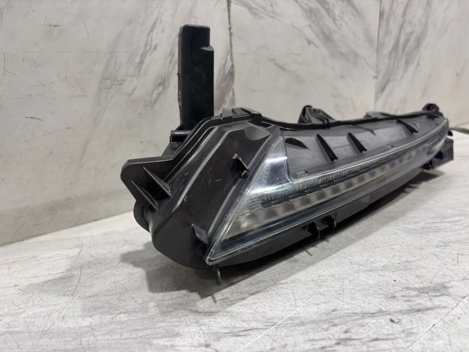 Lexus RC300 2015 2020 montaje de luz de circulación diurna OEM LH lado izquierdo del conductor LED Foto 3 de 4