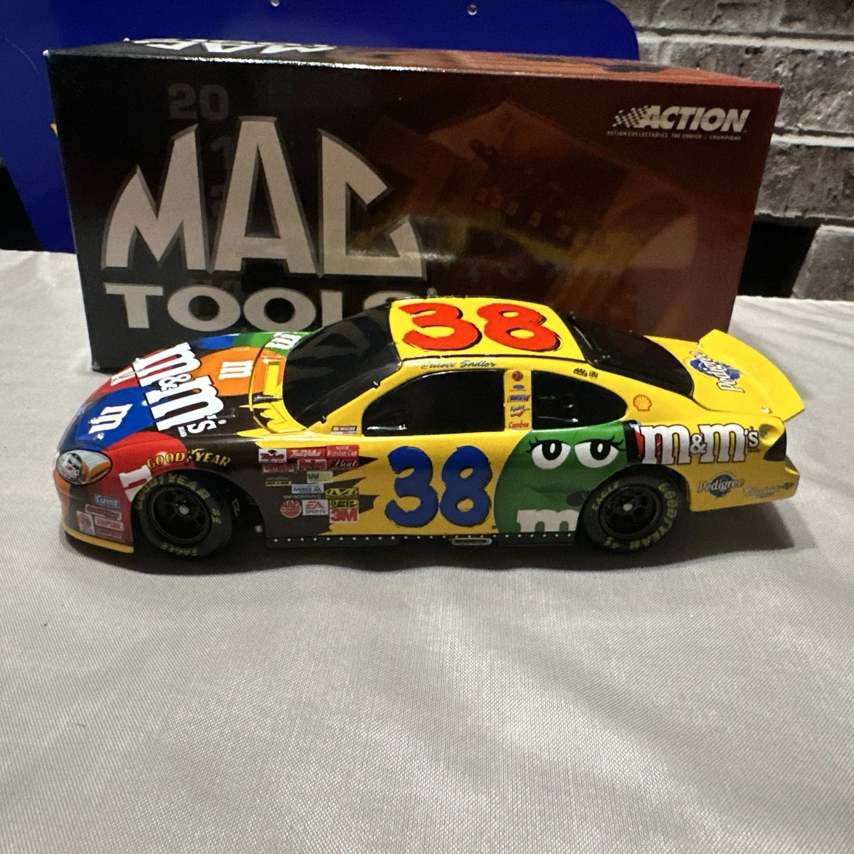 NASCAR 1:24 Elliott Sadler Diecast Sport & Touring Cars for sale