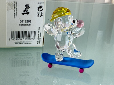 Swarovski Figurine 5619208 Kris Bear Skater Bear 5.1cm Original