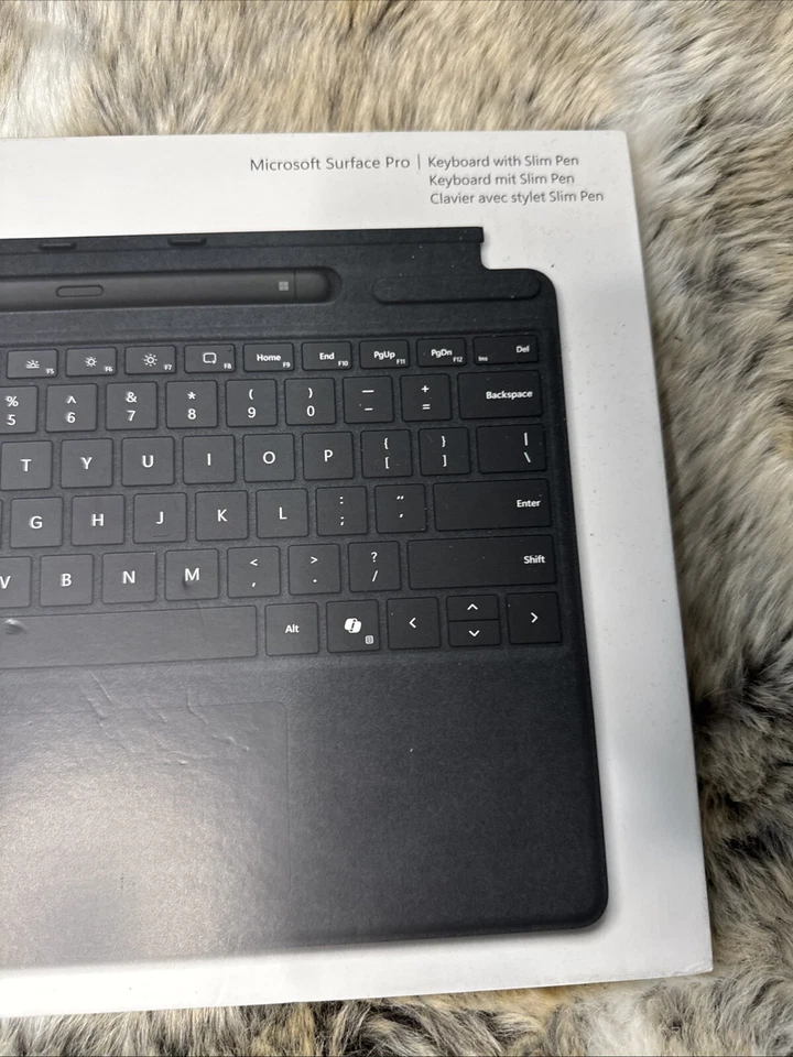 X1 MICROSOFT Surface Pro Typecover & Surface Slim Pen 2 Bundle - Alcantara Black - Image 4 of 4