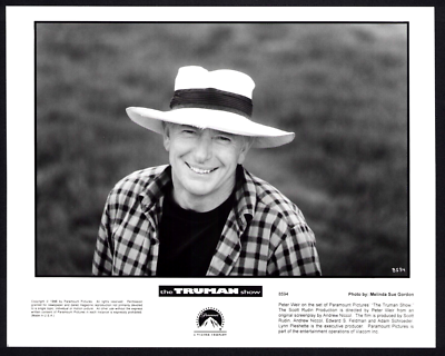 TRUMAN SHOW Original Movie Press Photo Director Peter Weir On Set Sci-Fi  Comedy