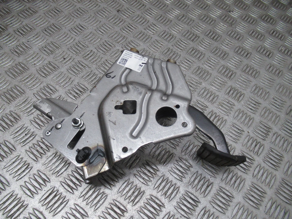 2018 SMART FORTWO C453 1.0 PETROL MK3 BREAK PEDAL BOX REF10570 - Image 3 of 4