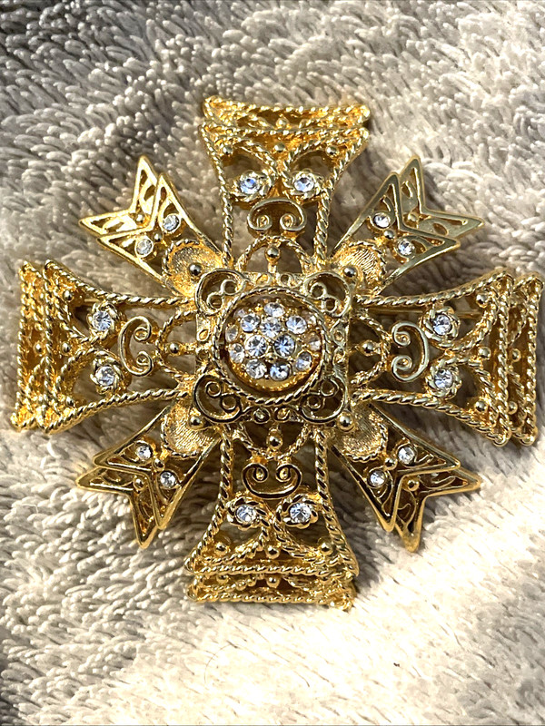 VINTAGE KJL GOLD RHINESTONE MALTESE CROSS PENDANT BROOCH KENNETH JAY LANE SIGNED