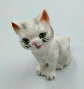 Vintage Porcelain White Gray Cat Kitten Ceramic Figurine Green