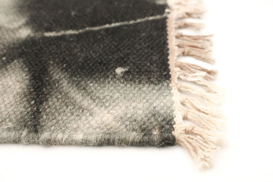 Traditional Vintage Hand Woven Oriental Carpet 4'4" x 6'6" Wool Kilim Area Rug - Image 4 of 4