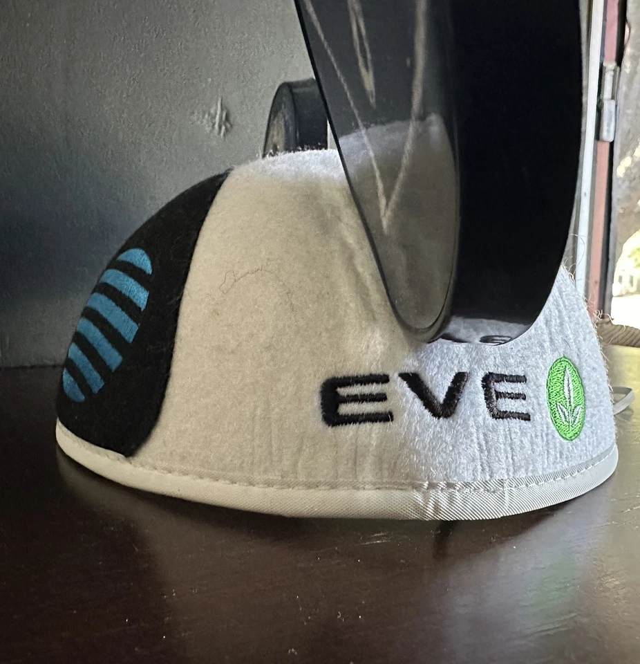 Sombrero orejas de Mickey Mouse de víspera de los parques de Disney de Pixar Wall-E Foto 3 de 4