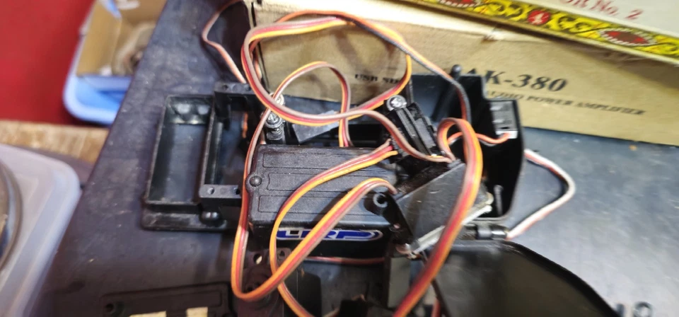 Team Associated MGT 4.6 CHASSIS AND PARTS 3 TRUCKS IN PIIECES. FOR PARTS ONLY! - Image 4 of 4