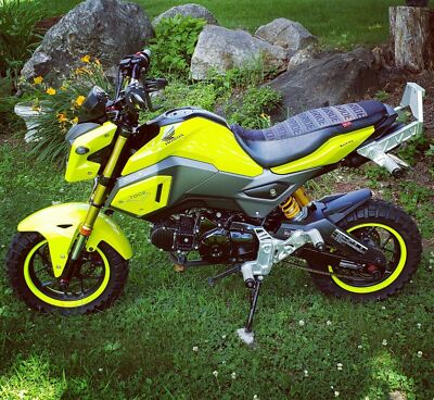 Fluorescent Neon Dayglo Yellow Rim Stripes – Wheel Decals For 17" Rims (GSXR 750)
