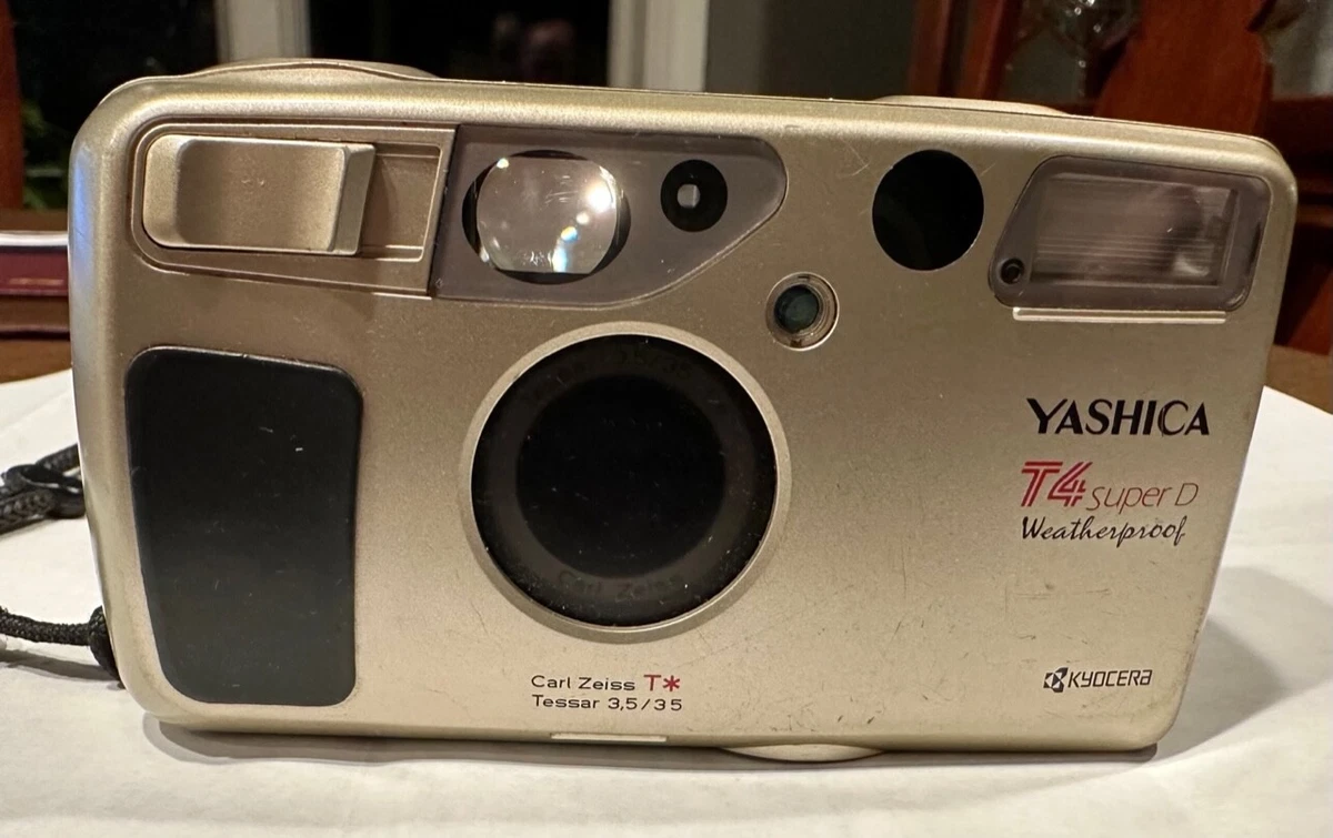 Yashica T4 super D weatherproof, super scope & case.Carl Zeiss T* Tessar 3.5/35