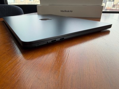 2022 Apple MacBook Air 13.6