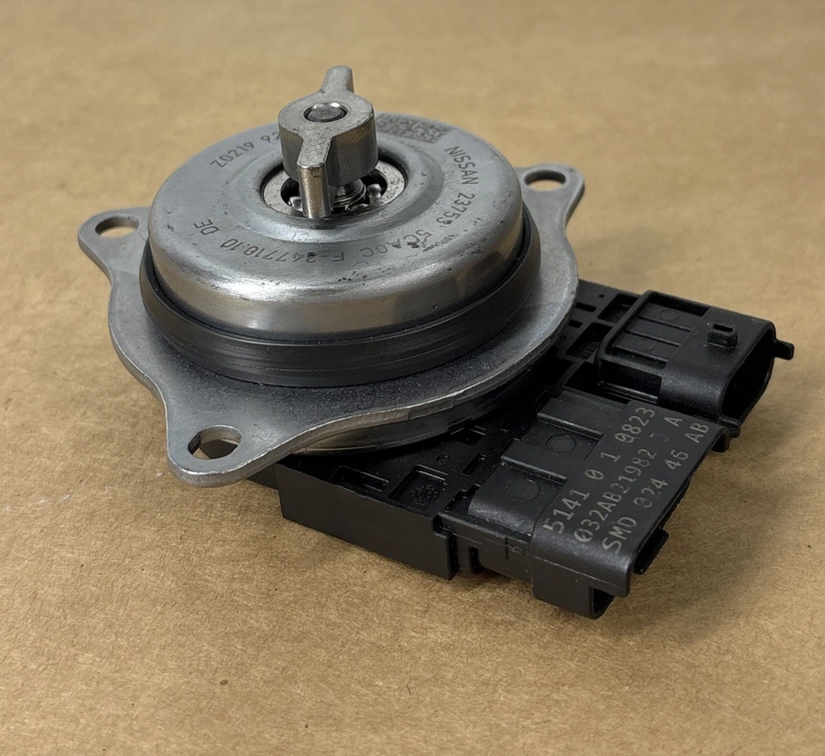 OEM Nissan Infiniti Variable Valve Timing Actuator Motor 23753-5CA0C photo 2