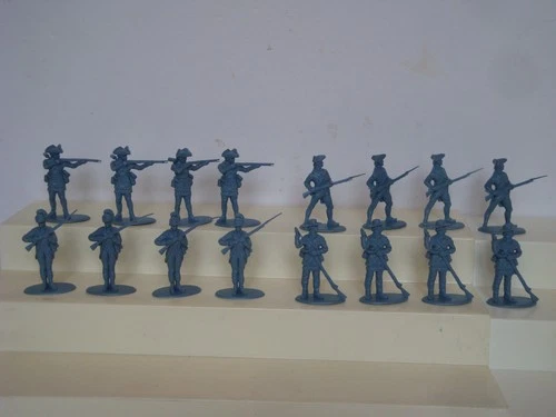 A Call to Arms /  American Revolution  / Set of 16  ( 4 x 4  ) Colonial Infantry