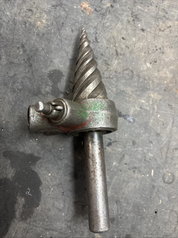 Vintage REED MFG. TOOLS No. 71 RATCHET SPIRAL PIPE REAMER 1/8" to 2" Made In USA - Image 2 of 4