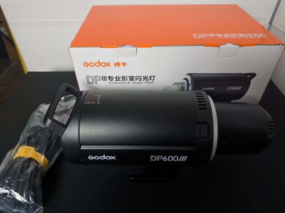 Flash de estudio profesional Godox DP600III 600Ws - Excelente estado Foto 2 de 4
