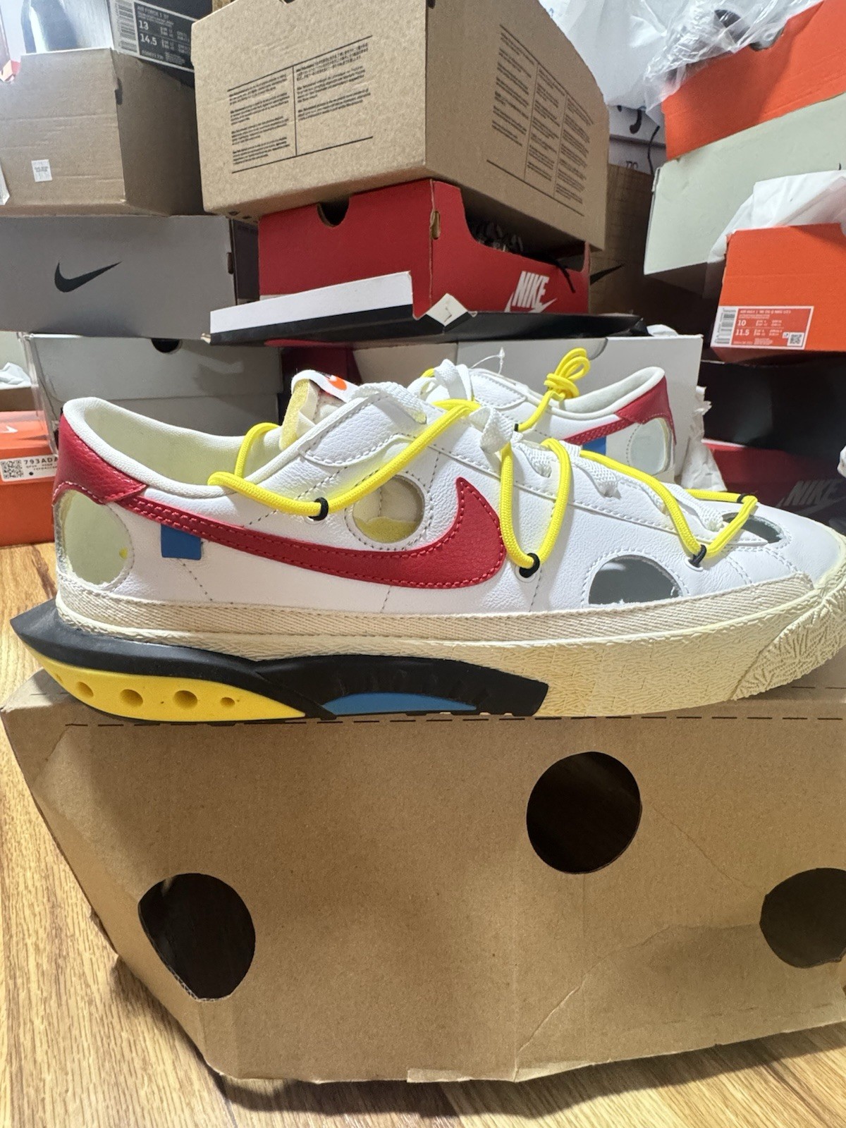 OFF WHITE X NIKE Taglia 12 5 Nike Off White x Blazer Basso Bianco Università Rosso spedizione veloce