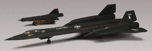 Revell #5810 1:72 SCALE SR-71A Blackbird-W/DRONE~MINT in BOX