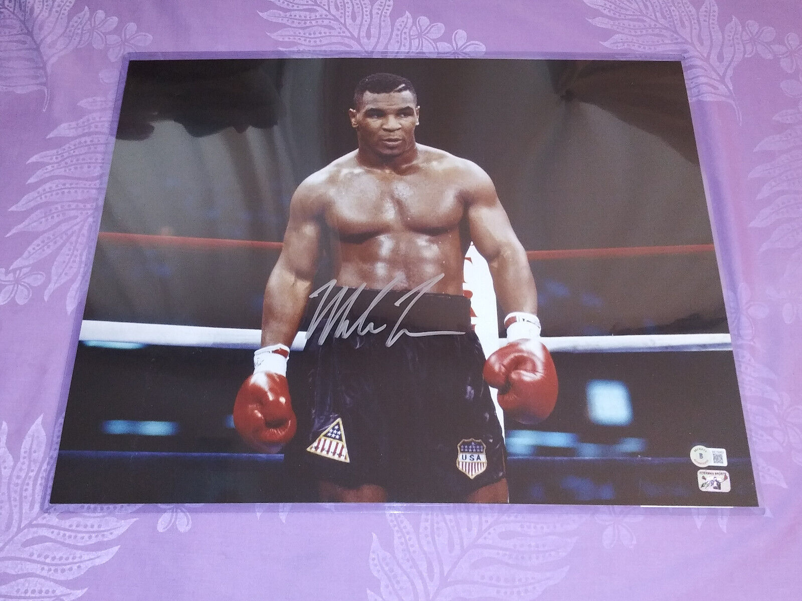 Buster Douglas Signed 16x20 Photo (Beckett & Prova)