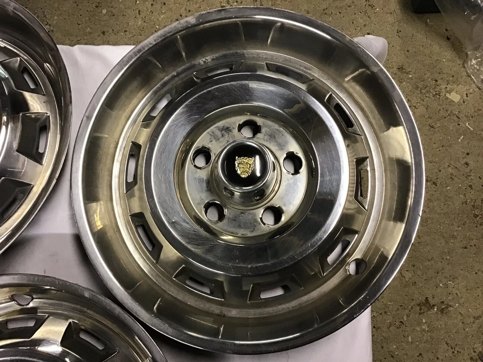 Tapacubos de acero inoxidable Jaguar Daimler XJ Series 3 XJ6 15"" Foto 2 de 4