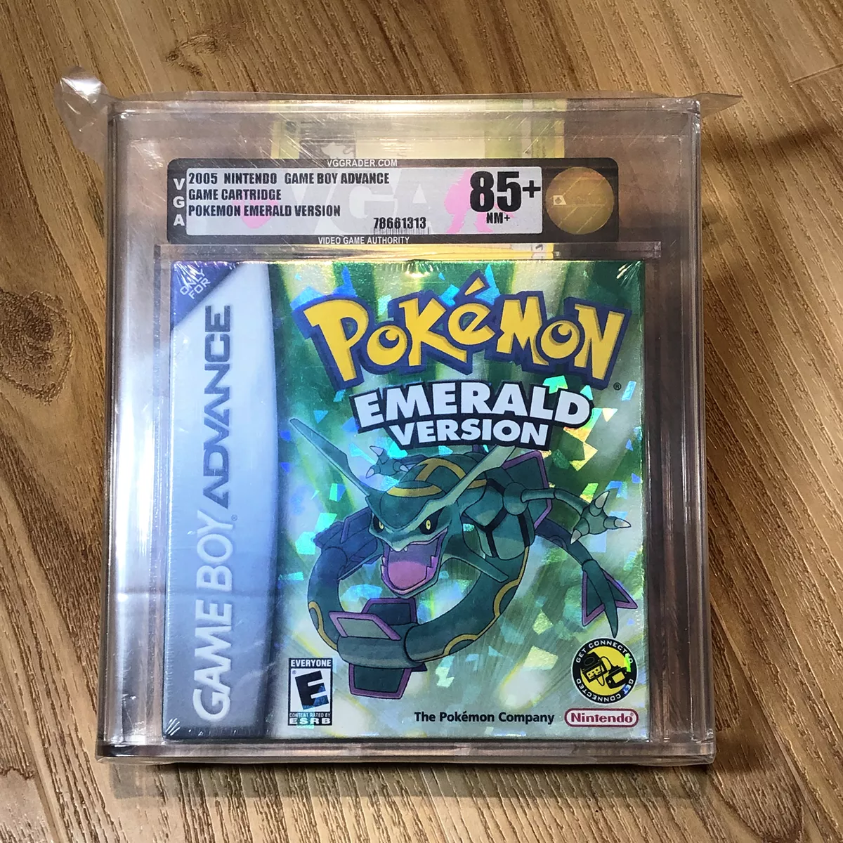 Pokemon Emerald Version Nintendo Game Boy Advance. GBA Cart With