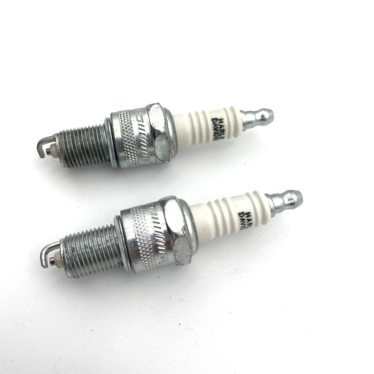 Lot of 2 oem Harley 32342-04 Spark Plugs Pair 5R6A 79-84