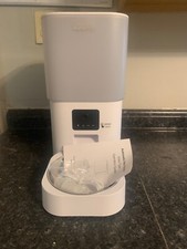 automatic pet feeder with camera