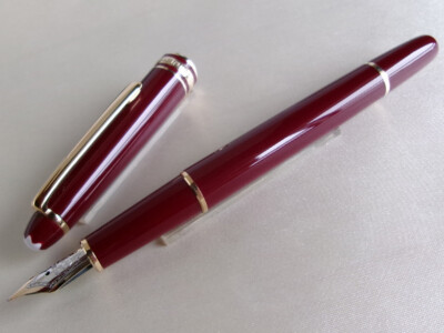 Montblanc Meisterstuck Classique 144 Fountain Pen Burgundy GT 14K Nib