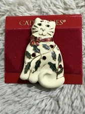 Vintage Seasons Greetings Holiday Kitty Cat Enamel Pin Brooch