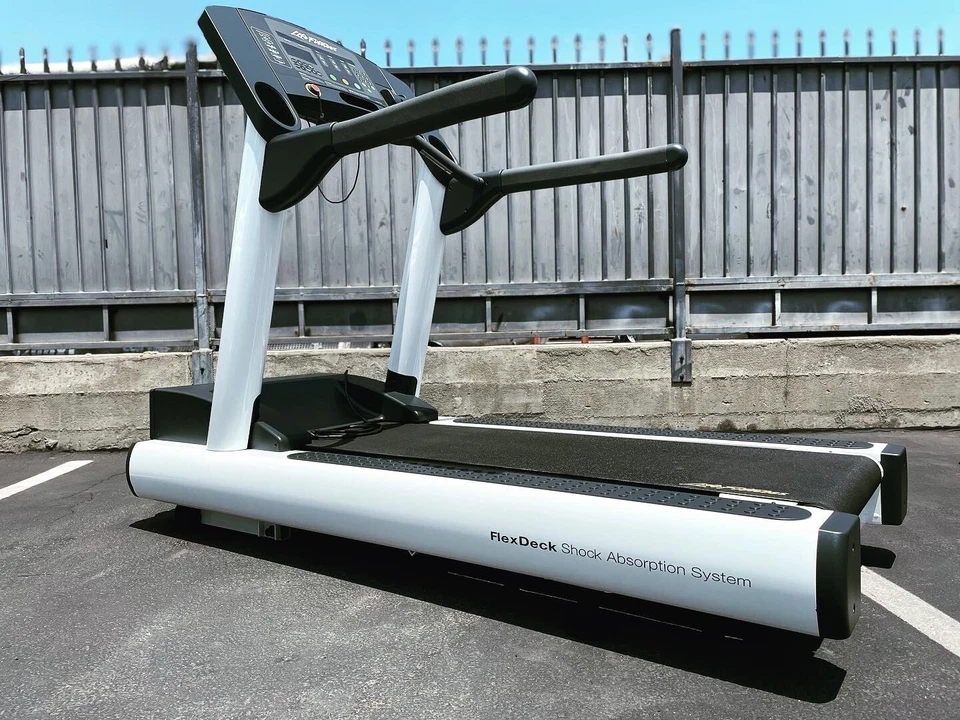 Cinta de correr Life Fitness CLST Integrity Series refabricada *ENVÍO GRATUITO* Foto 4 de 4