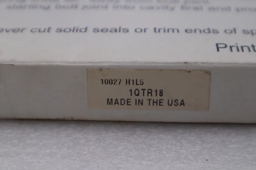 LOT OF 2 - NEW Parker Clipper Oil Seals 1QTR18 / 07489 / H1L5 STOCK 3774A