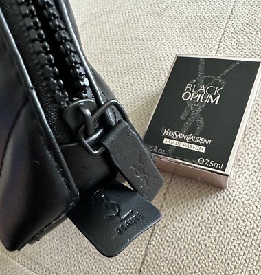 ル*フ様 YSL BEAUTE ブラック ポーチ YSL Yves Saint Laurent BEAUTE Black Pouch 16.5 cm x 21 cm x depth