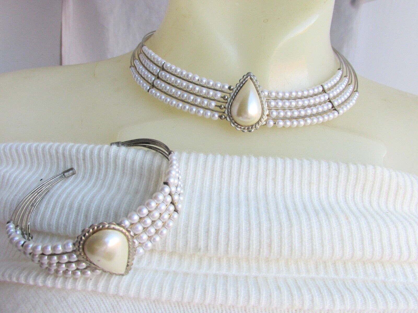 80s Vintage V Wired Faux Pearl Choker Collar Neck… - image 8