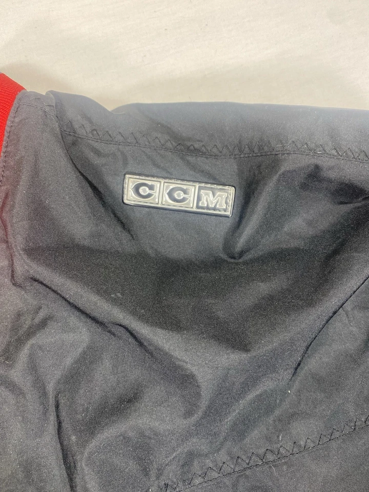 CCM NHL Detroit Red Wings Pullover Jacket Men’s Large Black Red V-Neck Vintage - Image 2 of 4