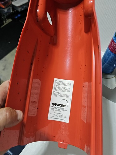 Máquina para hacer refrescos de agua con gas SodaStream A200 roja/plateada con tanque - Imagen 10 de 12