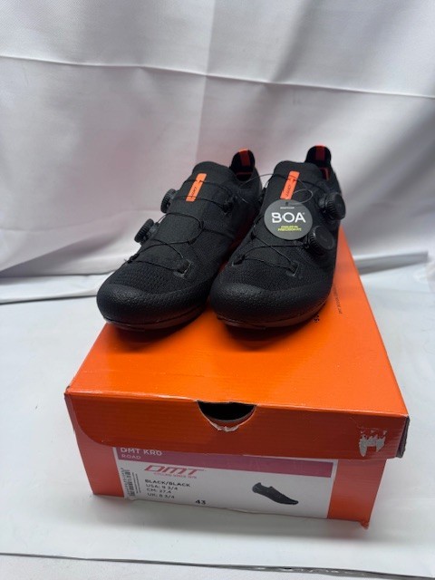 DMT  Road  DMT  KR0 Shoes-Cycling Shoes-Size 9 3/4-Black/Black *New-Box Damage