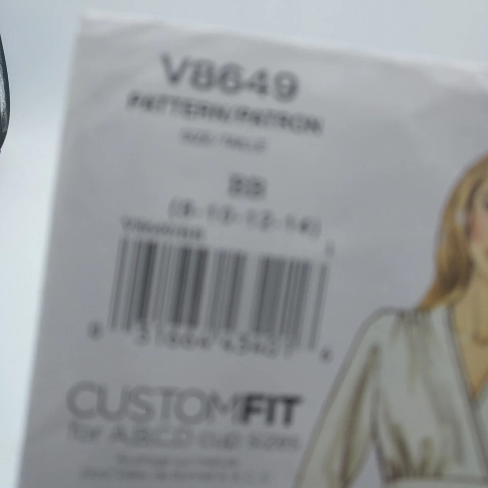 Vogue Sewing Pattern V8649 Misses Pullover Top Size 8-14 - Image 3 of 3