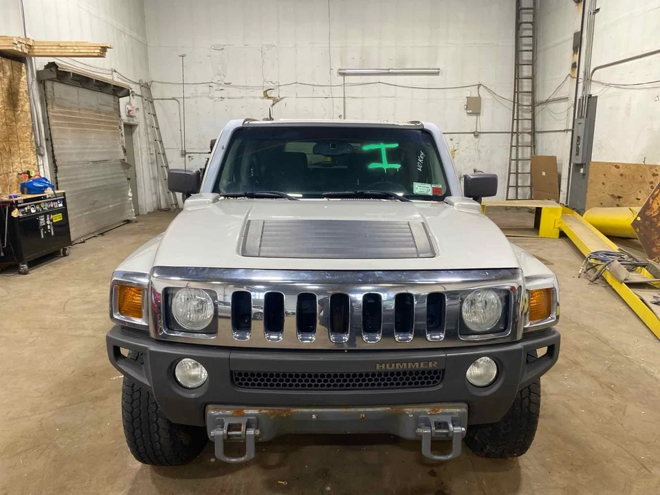 Conjunto de luz marcadora lateral usada se adapta a: Hummer H3 2006 montado en guardabarros Foto 3 de 4