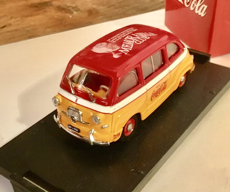 Modellino Auto Fiat 600 Multipla Coca Cola serie limitata 098/300 - Immagine 3 di 4