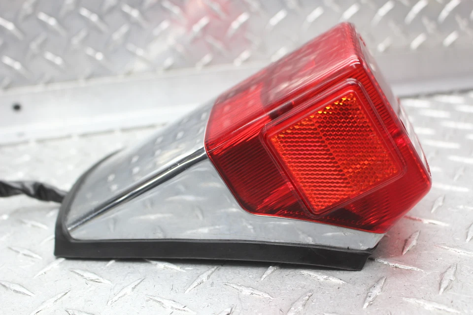 Kawasaki Vulcan 750 VN750A 2003 luz de freno trasera con luz de matrícula Foto 2 de 4