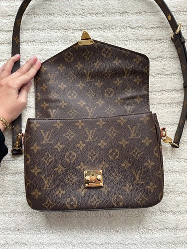 Louis Vuitton Pochette Metis - Picture 3 of 7