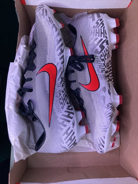 nike soccer cleats 9.5