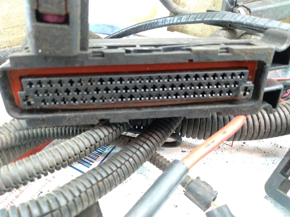 1999 Volkswagen Golf IV 2.0L FWD AT CHICOTE DE FIOS DE MOTOR FABRICANTE DE EQUIPAMENTO ORIGINAL  - Imagem 3 de 4