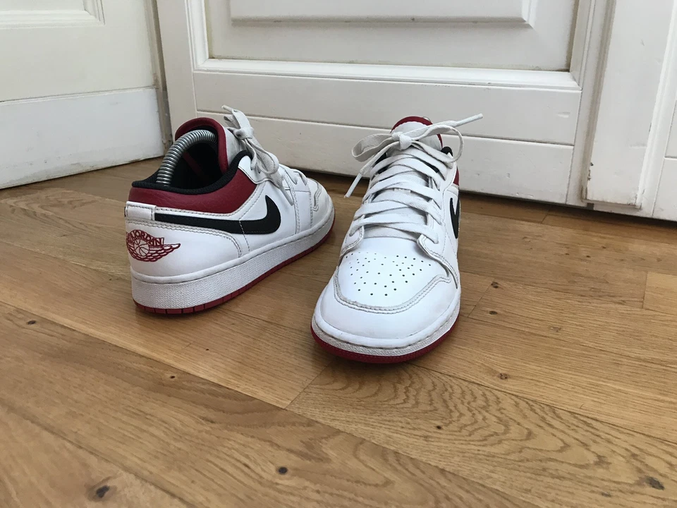 Nike Air Jordan 1 Retro Low, foto 2 di 5