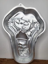 Discontinued 2003 Wilton Aluminum Cake Pan #2105-6300 Dora the Explorer Pattern