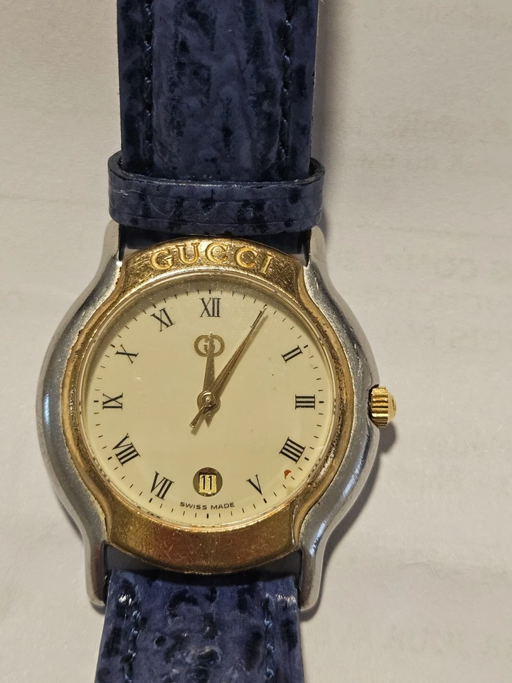 Gucci 8000M Womens Vintage Watch Quartz Leather strap Blue Gold silver Rare - Image 3 of 4