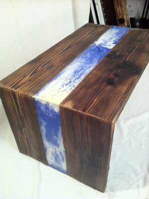 Tisch mit Epoxy Ocean Resinart, Couchtisch, Coffeetable im SHOU SUGI BAN Stil