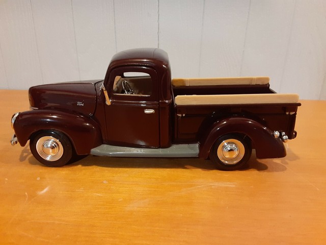 124 Redbox 1940 Ford Pickup Die Cast Model