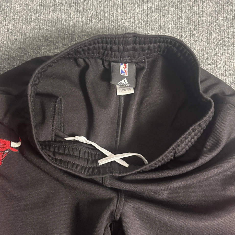 Pantalones Chicago Bulls Juveniles Grandes 14/16 Negro Rojo NBA Baloncesto Adidas Calentamiento Foto 4 de 4