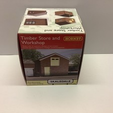Hornby Skaledale R9808 OO Gauge Timber Store & Workshop.